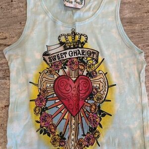 Sweet Chariot Graphic Tee with Heart and Roses